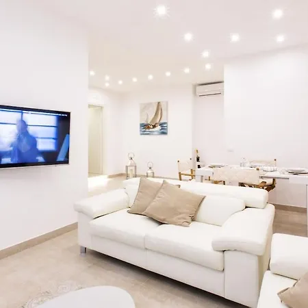 Style House A Few Step From Main Square *